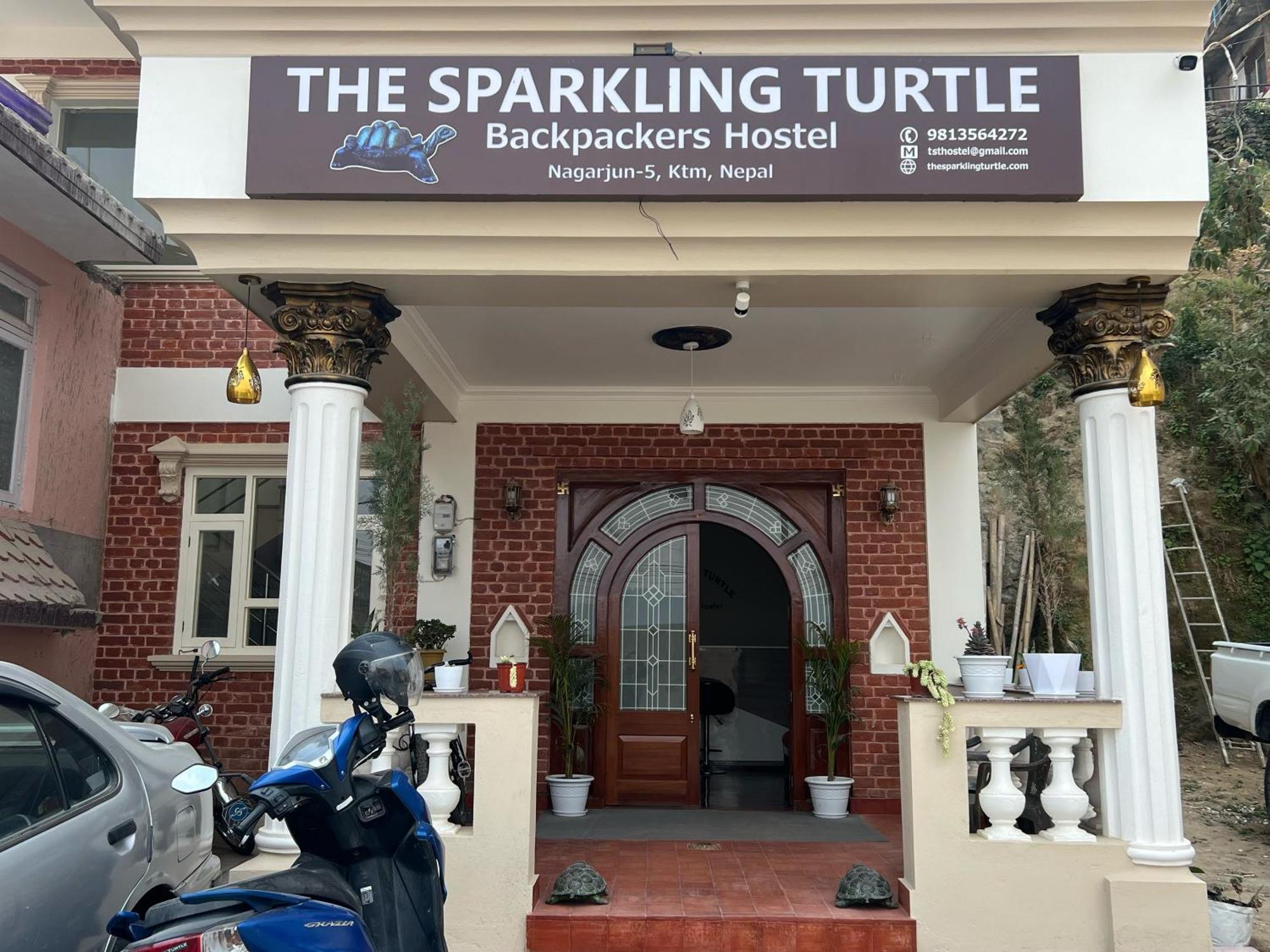 The Sparkling Turtle Backpackers Hostel Katmandou Extérieur photo